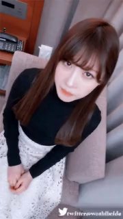 夫妻两人在家做爱！女主长发口活吃鸡还不错